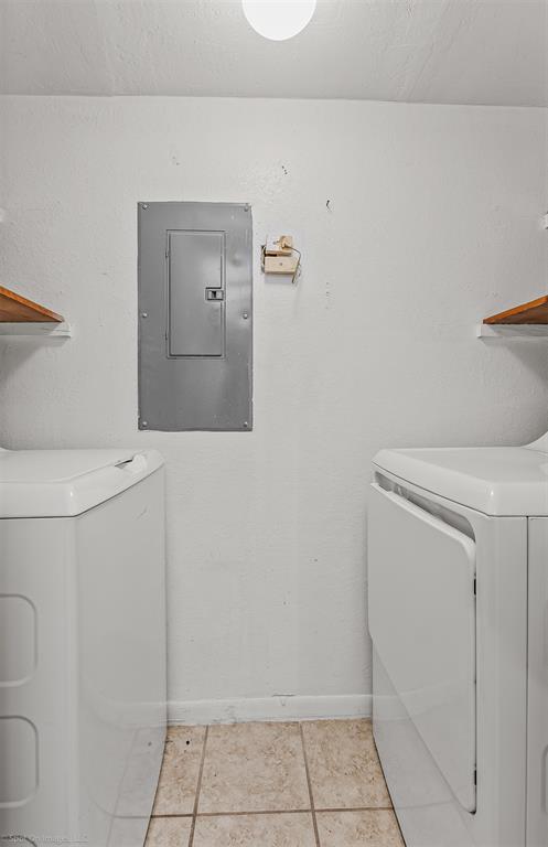 925 Signal Ridge Place Rockwall, TX 75032 - Photo 18 of 21 a bathroom with a sink and toilet
