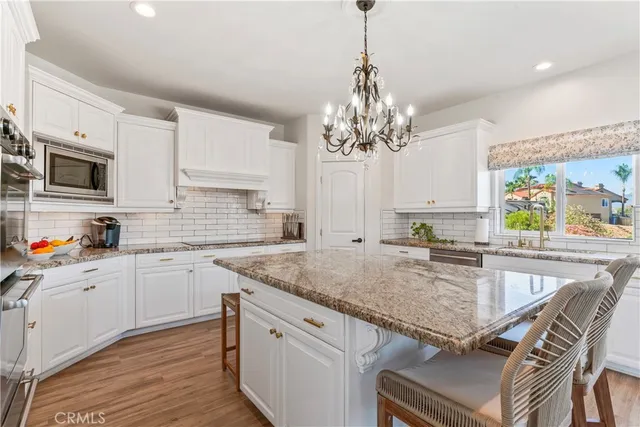 $899,000 | 22941 Gold Rush Place, Canyon Lake, CA 92587