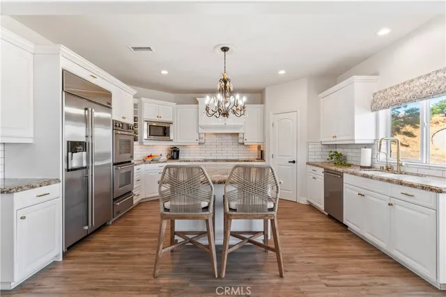 $899,000 | 22941 Gold Rush Place, Canyon Lake, CA 92587