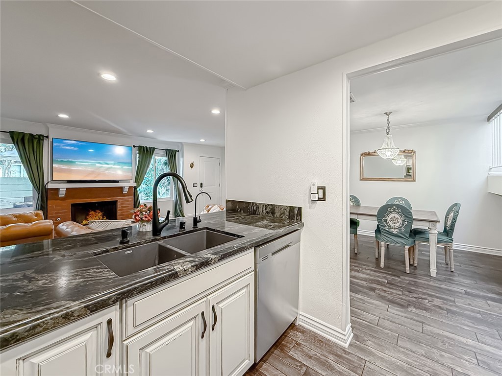 1928 Stow Street Simi Valley, CA 93063 - Photo 11 of 52