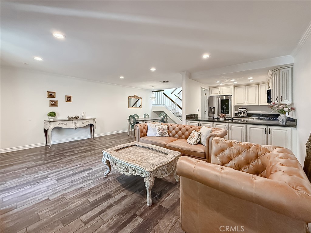 1928 Stow Street Simi Valley, CA 93063 - Photo 6 of 52