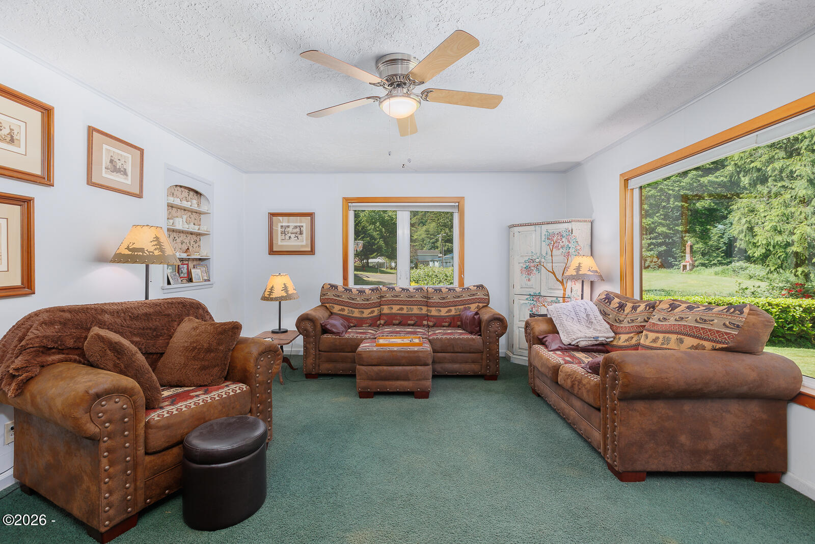 664 Little Switzerland Road Tidewater, OR 97390 - Photo 13 of 68 living room