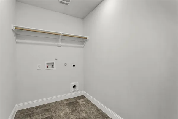 $3,200 | 1413 River Vale Road, Garland, TX 75041