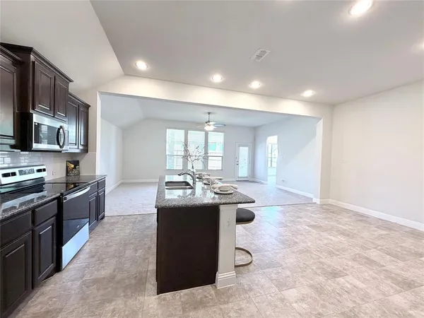 $3,200 | 1413 River Vale Road, Garland, TX 75041