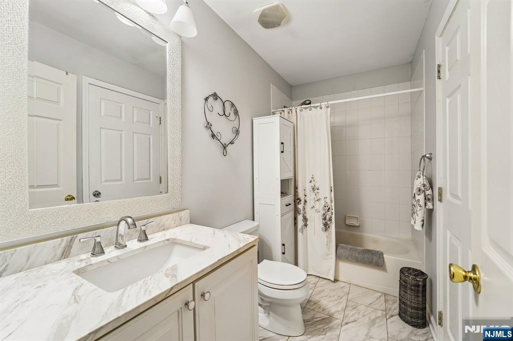 301 Cambridge Drive Butler, NJ 07405 - Photo 15 of 26