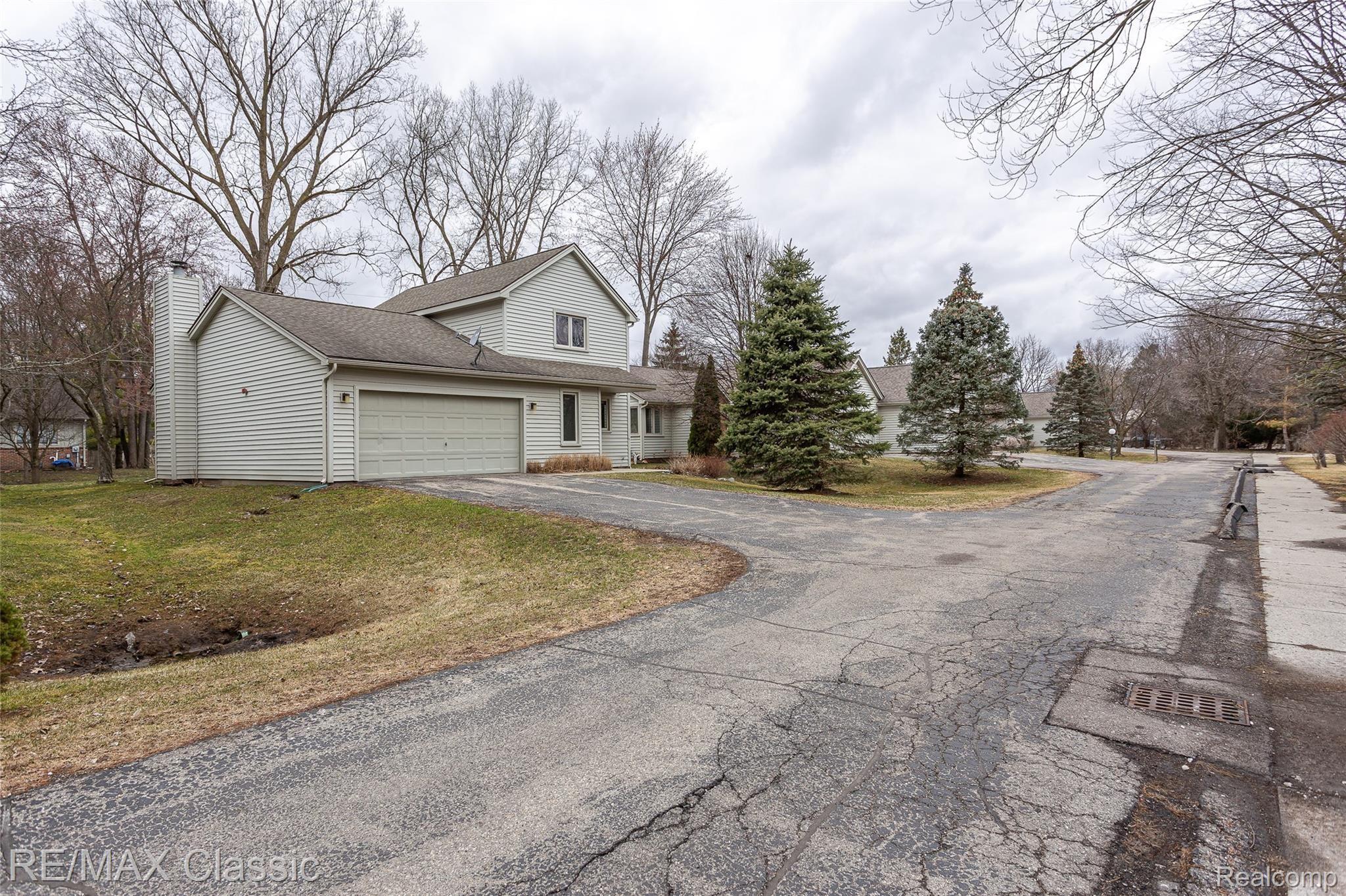 21515 Orchard Lake Road Farmington, MI 48336 - Photo 29 of 36 IMG_1195.jpg