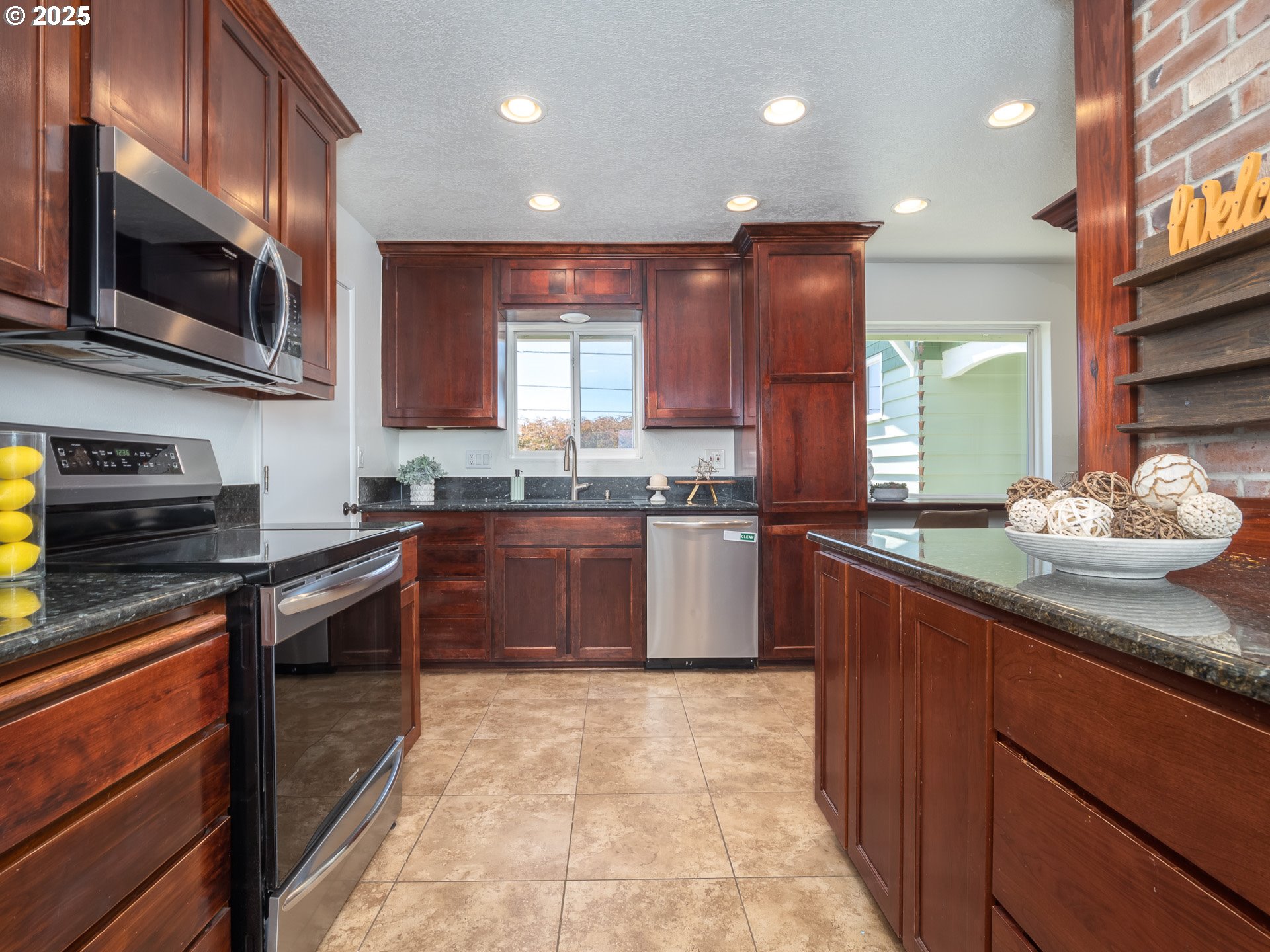 7845 Southwest Frobase Road Tualatin, OR 97062 - Photo 12 of 48 Gallery Image 12