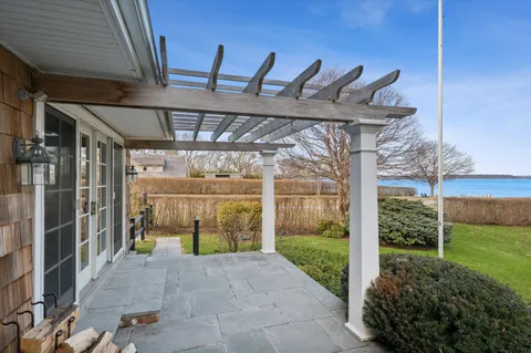$5,350,000 | 4 Mashomuck Drive, Sag Harbor, NY 11963