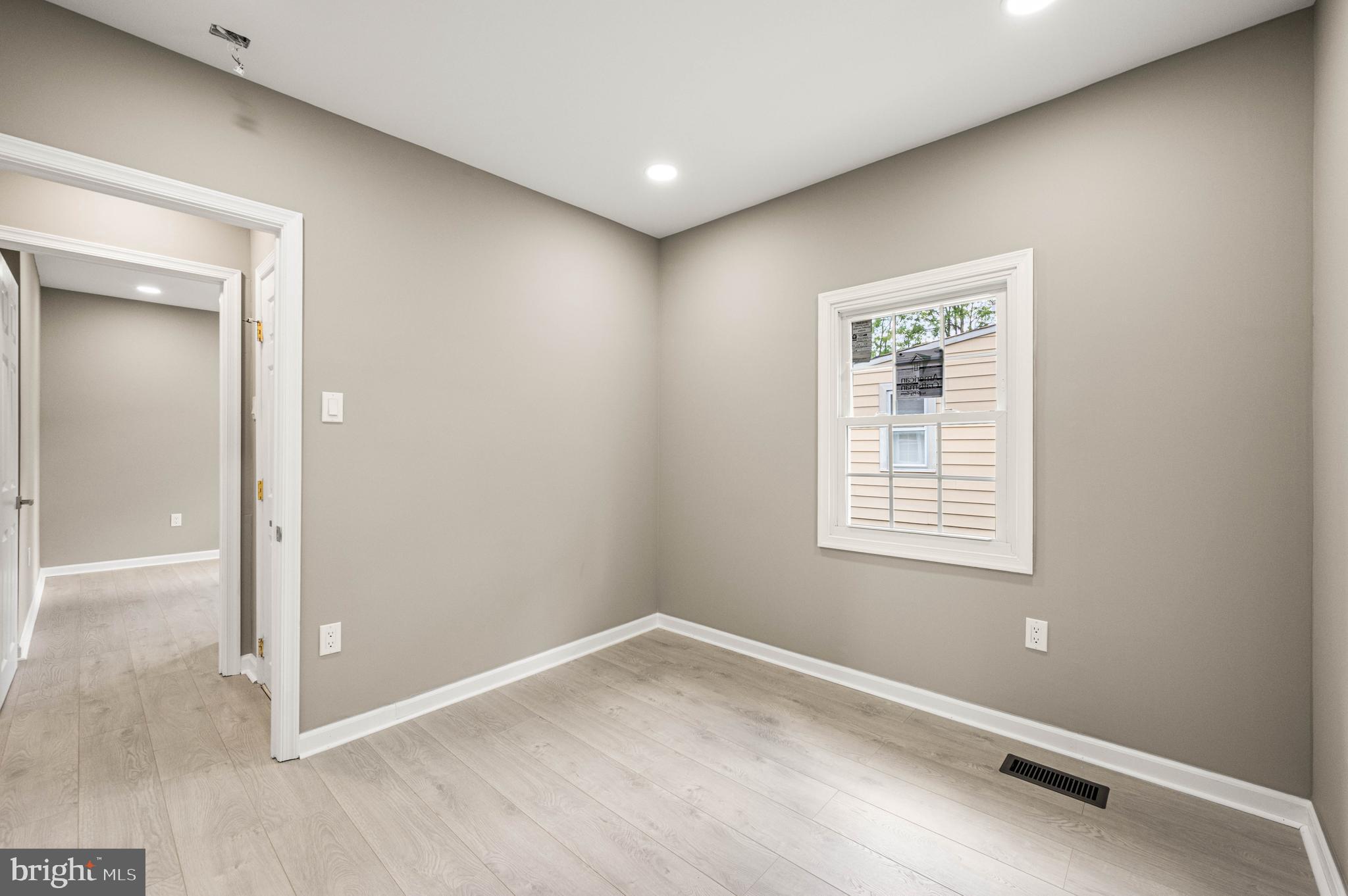 610 Princess Avenue Croydon, PA 19021 - Photo 20 of 33