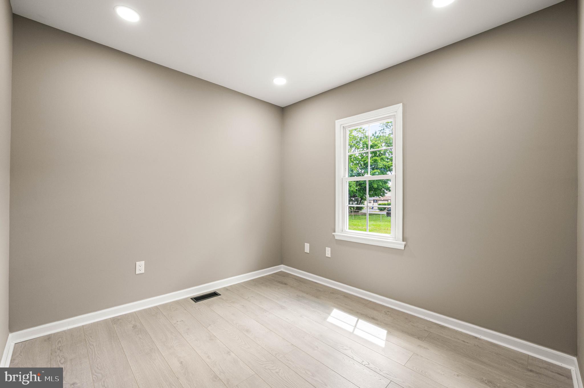 610 Princess Avenue Croydon, PA 19021 - Photo 21 of 33