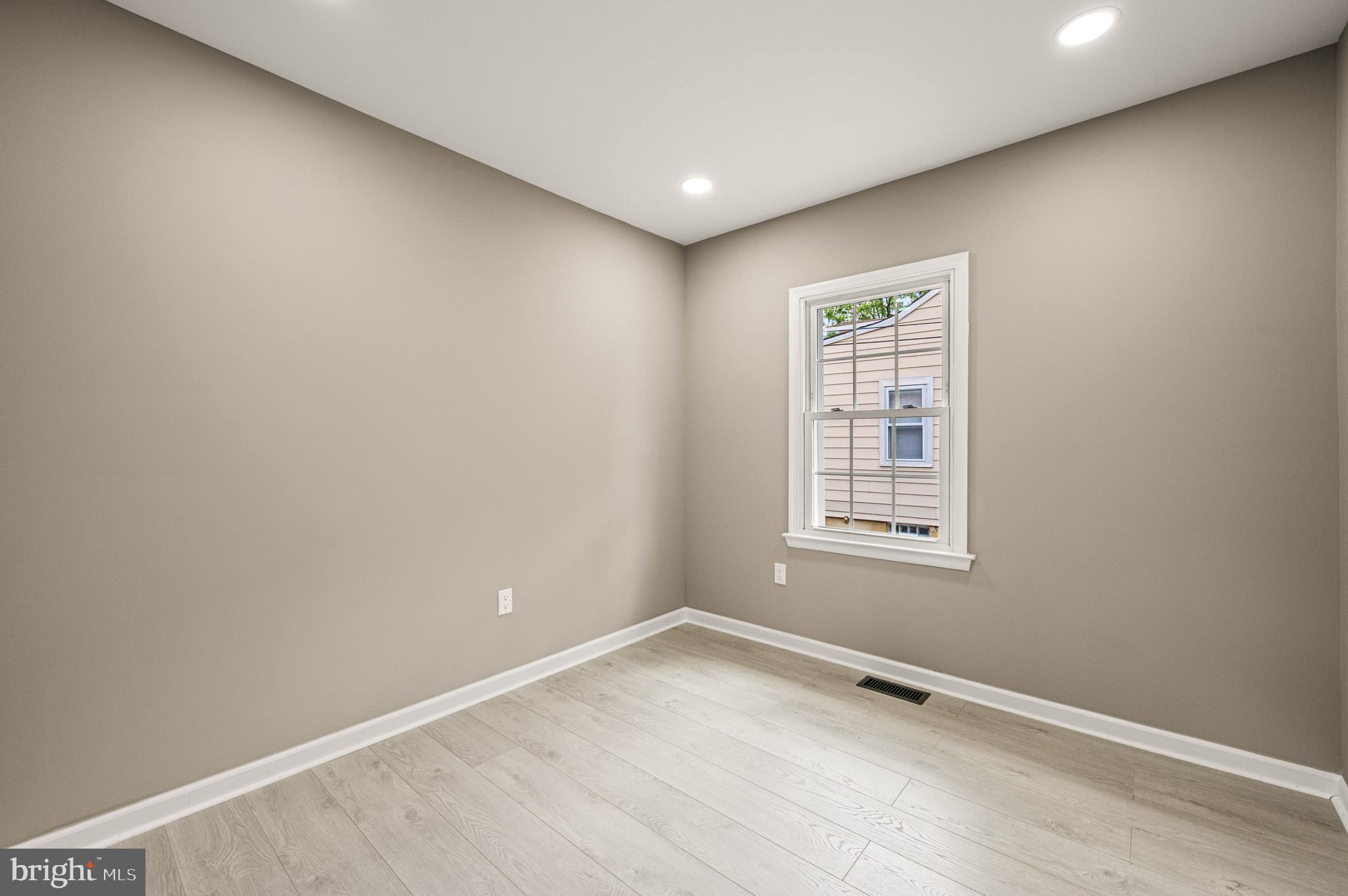 610 Princess Avenue Croydon, PA 19021 - Photo 23 of 33