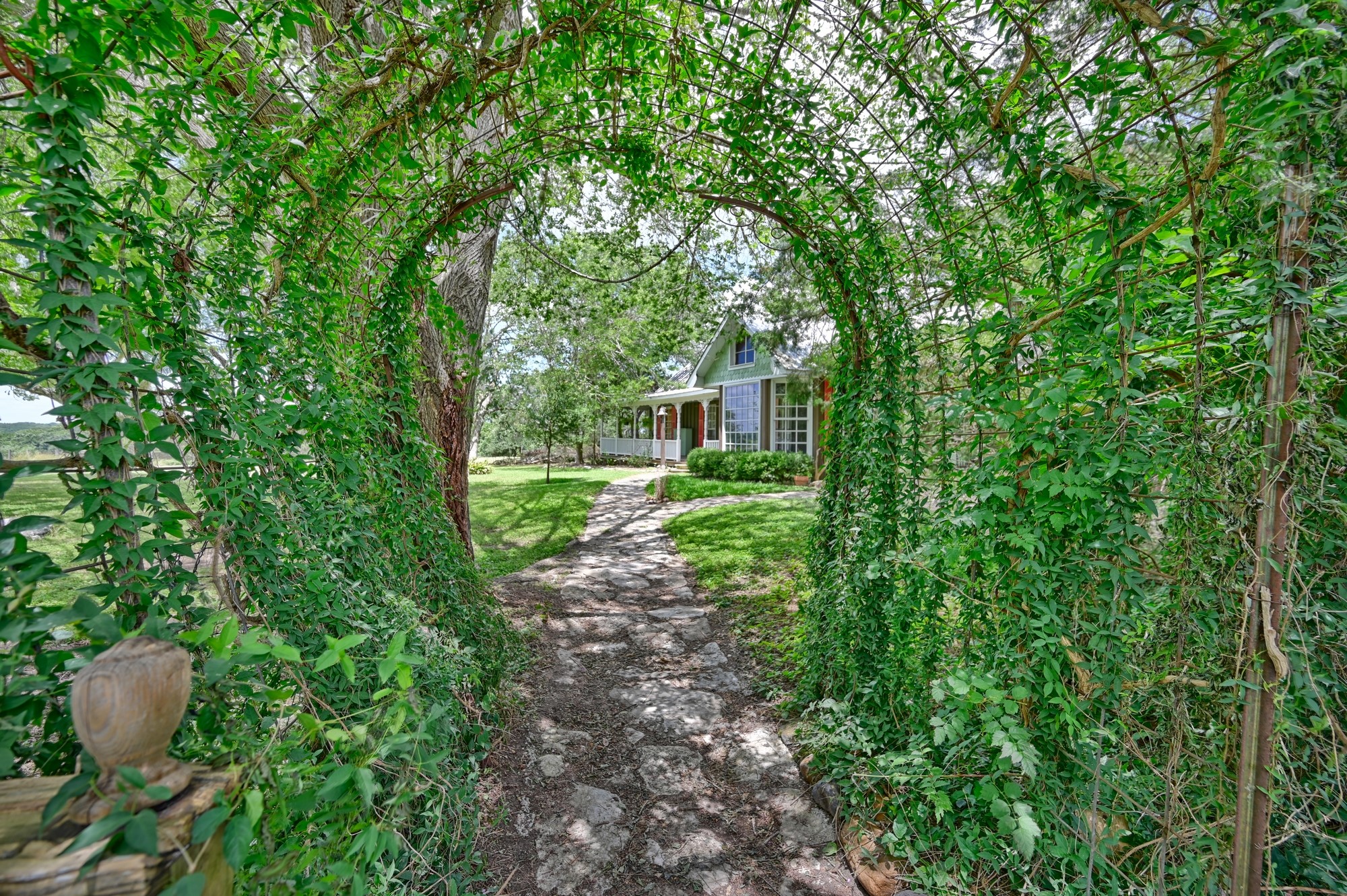 5208 Mensik Road Schulenburg, TX 78956 - Photo 11 of 18 a view of a garden