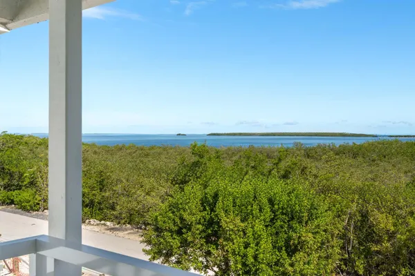$1,950,000 | 185 Ojibway Avenue, Tavernier, FL 33070