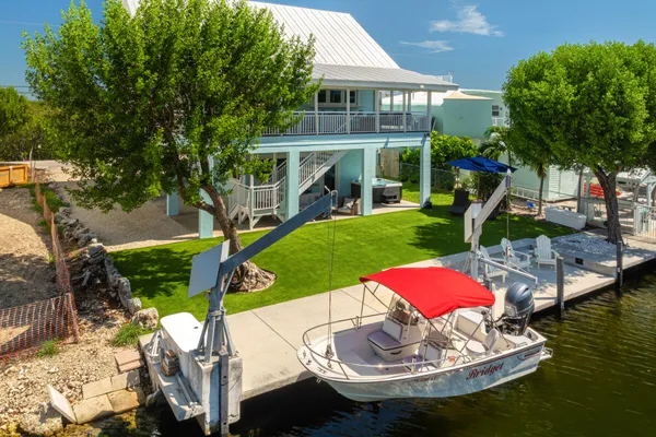 $1,950,000 | 185 Ojibway Avenue, Tavernier, FL 33070