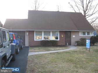 33 Queens Bridge Road Levittown, PA 19057 - Photo 1 of 2 Exterior Front