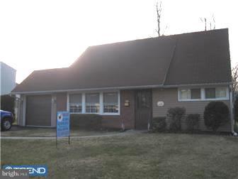 33 Queens Bridge Road Levittown, PA 19057 - Photo 2 of 2 Exterior Front
