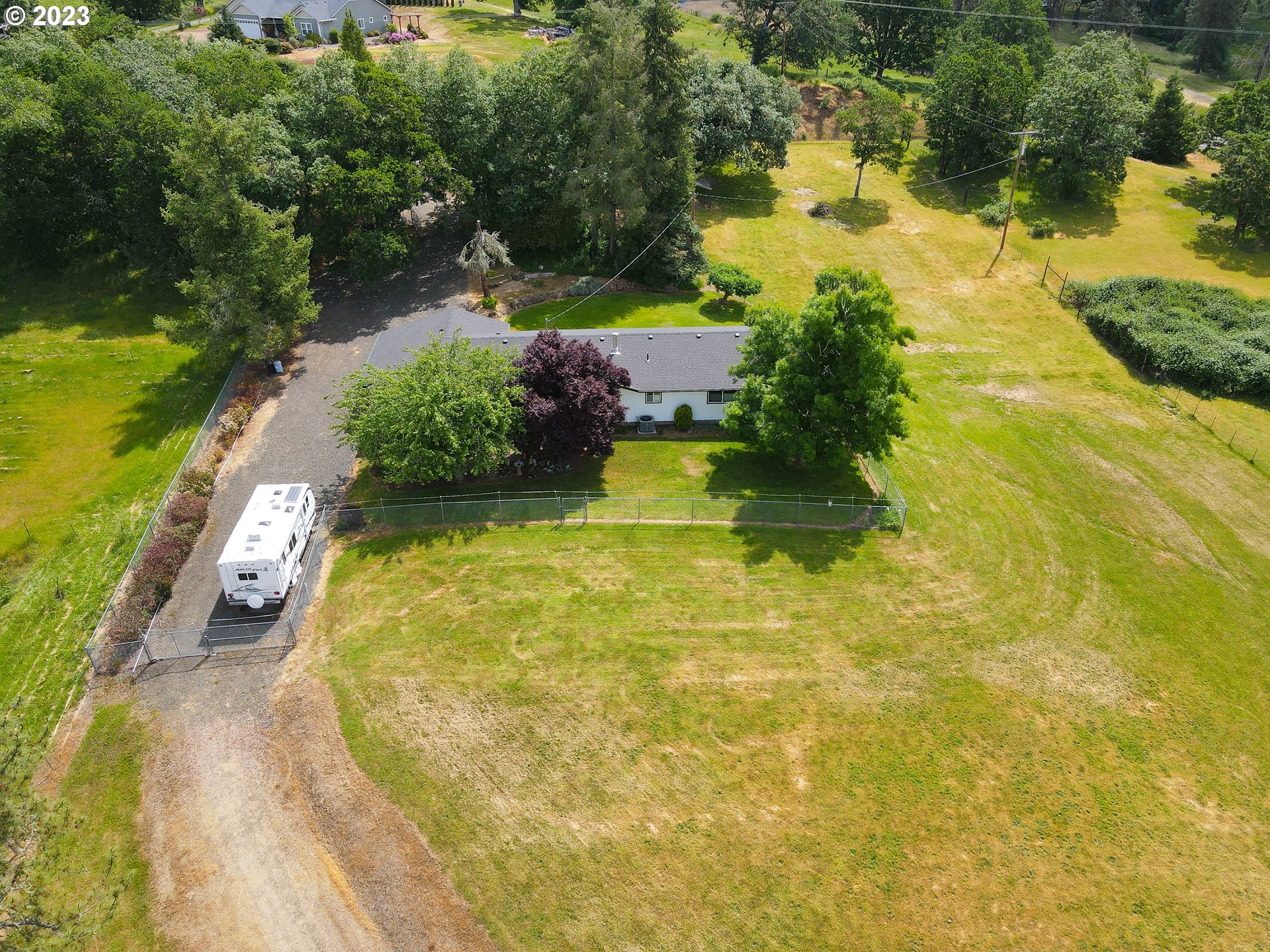 3640 Colonial Road Roseburg, OR 97471 - Photo 5 of 45 Gallery Image 5