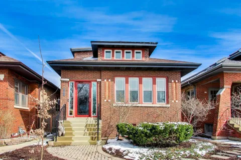 $625,000 | 944 North Ridgeland Avenue, Oak Park, IL 60302