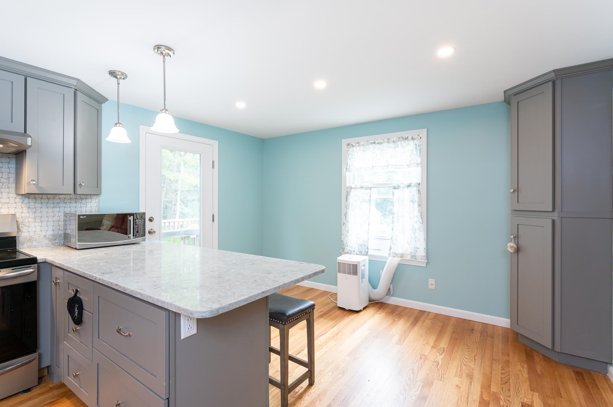 94 Oak Street Milford, NH 03055 - Photo 4 of 40