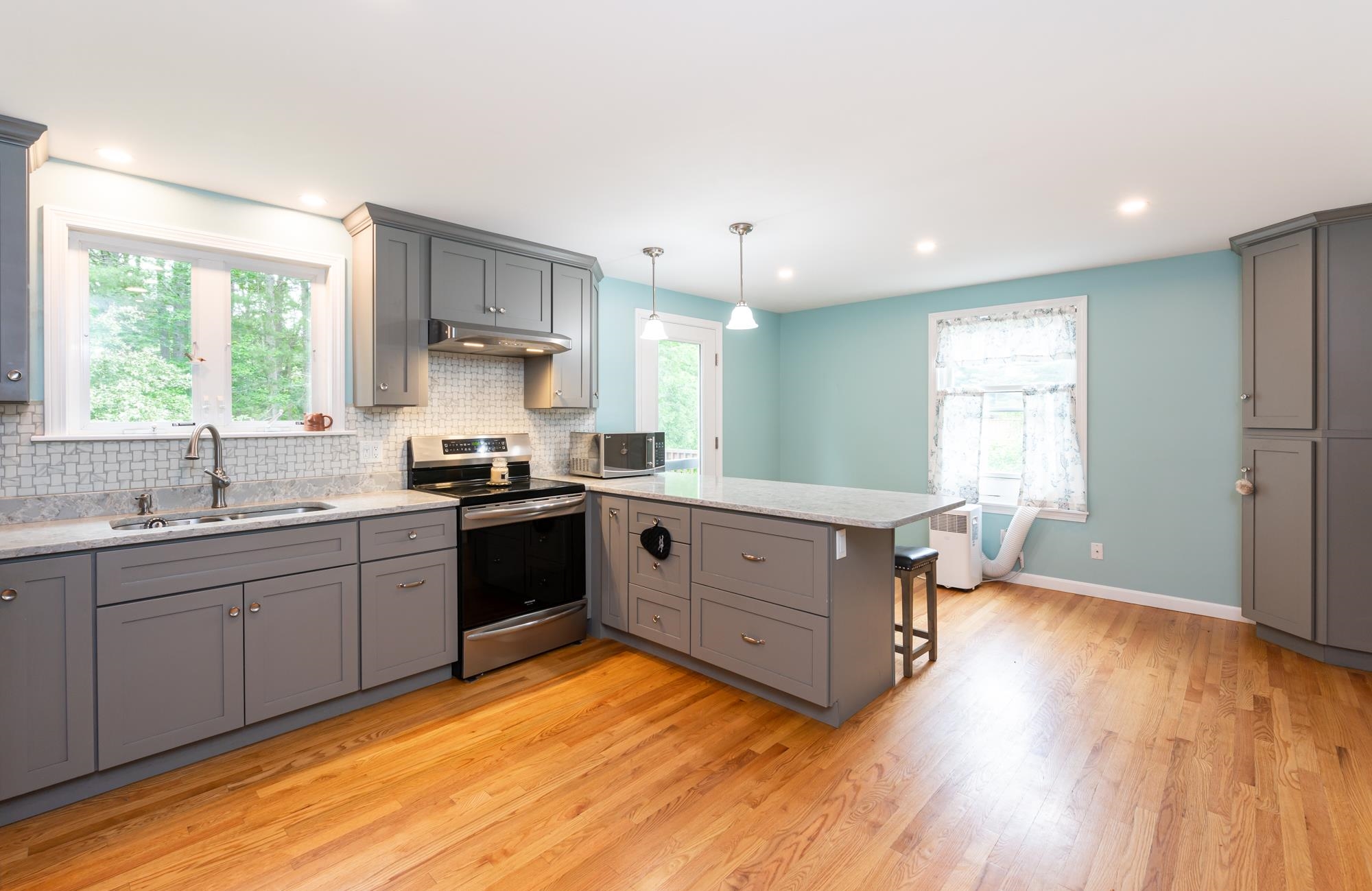 94 Oak Street Milford, NH 03055 - Photo 7 of 40