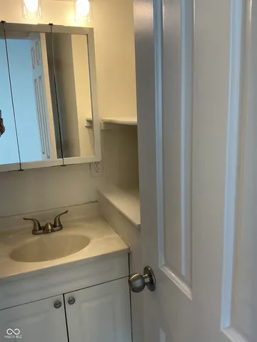 $200,000 | 6018 South Bay Drive, Indianapolis, IN 46250