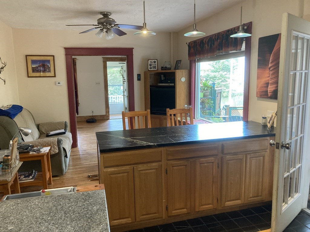 24-26 Beaconsfield Road Worcester, MA 01602 - Photo 5 of 21