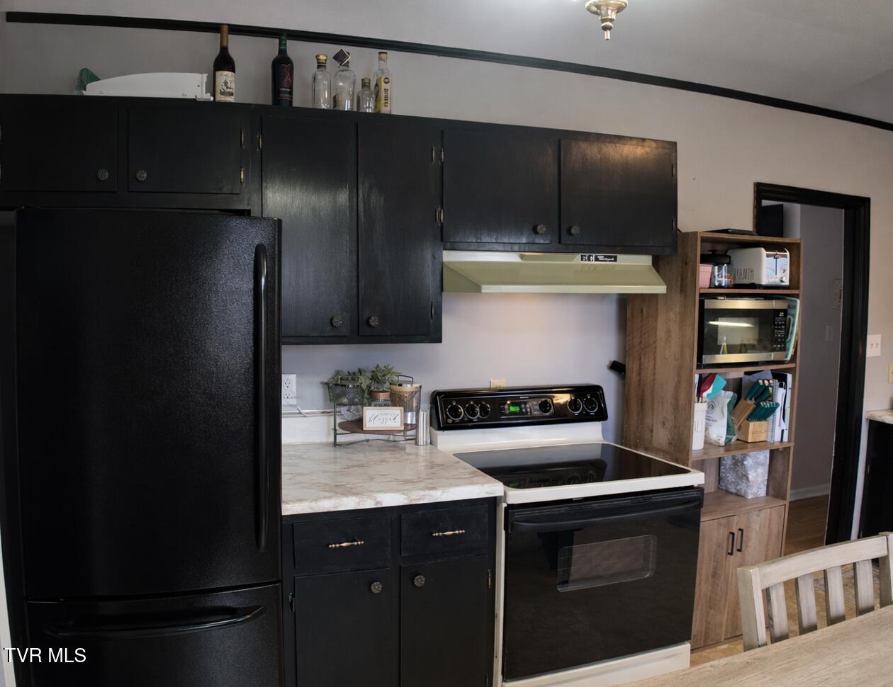 361 Springfield Drive Bristol, TN 37620 - Photo 7 of 26 kitchen bristol