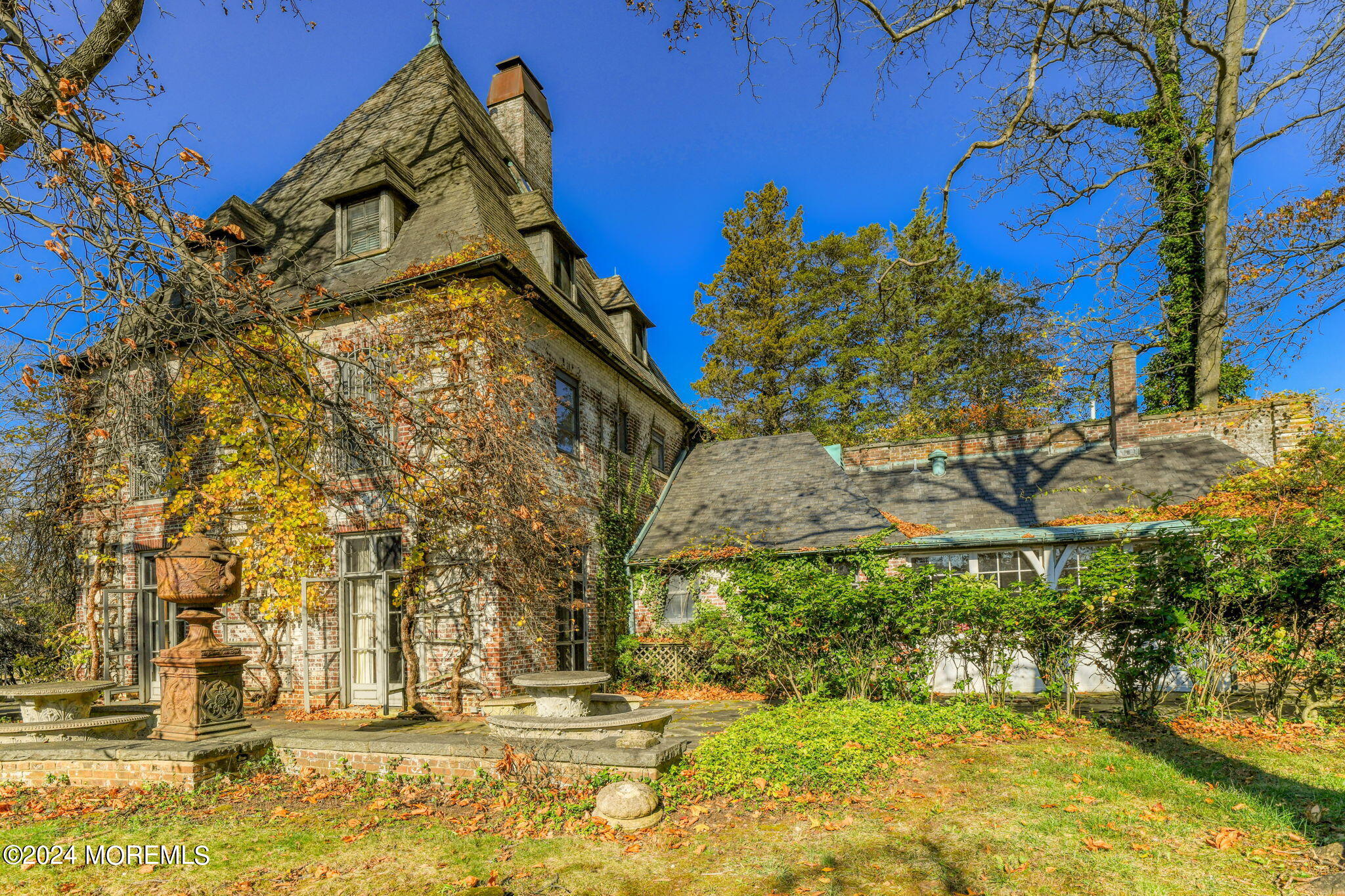 799 Navesink River Road Rumson, NJ 07760 - Photo 20 of 59 a view of a yard with plants