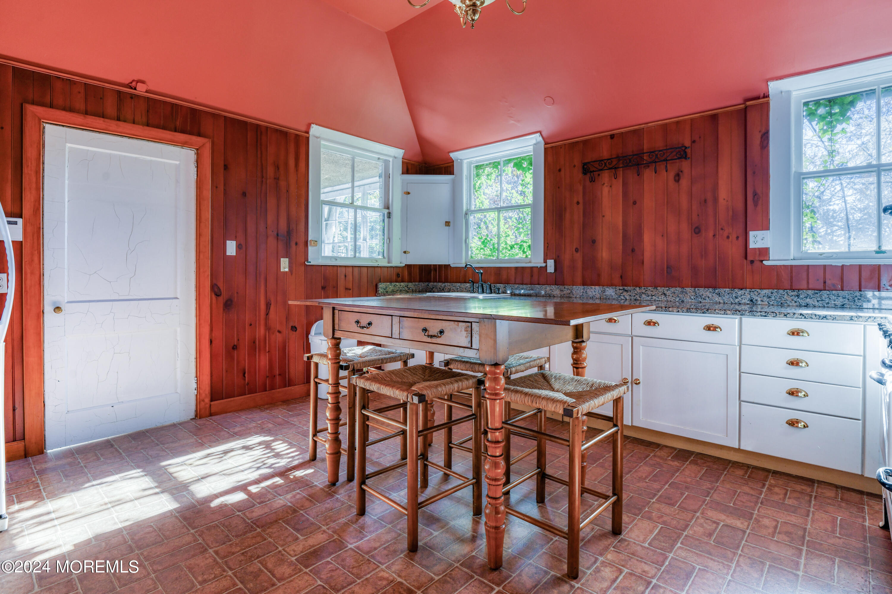 799 Navesink River Road Rumson, NJ 07760 - Photo 25 of 59 Main House Kitchen