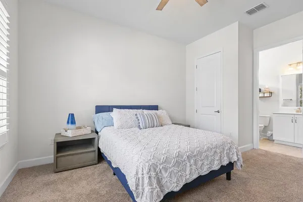 $3,100 | 13930 Natures Reserve Drive, Lithia, FL 33547