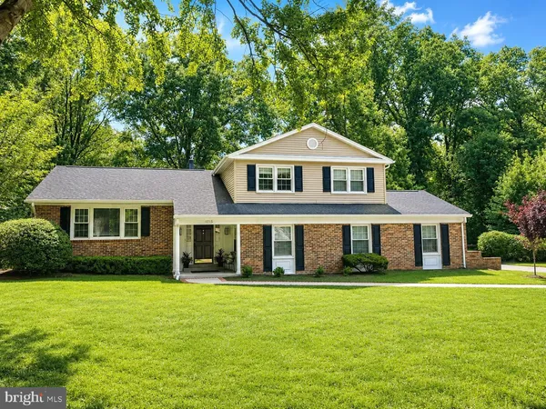 $1,275,000 | 1715 Fox Run Court, Vienna, VA 22182