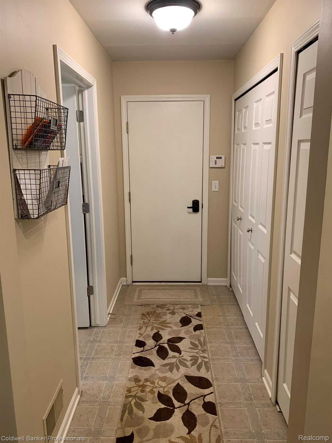3139 Summers Road Keego Harbor, MI 48320 - Photo 17 of 38 Gallery Image 17