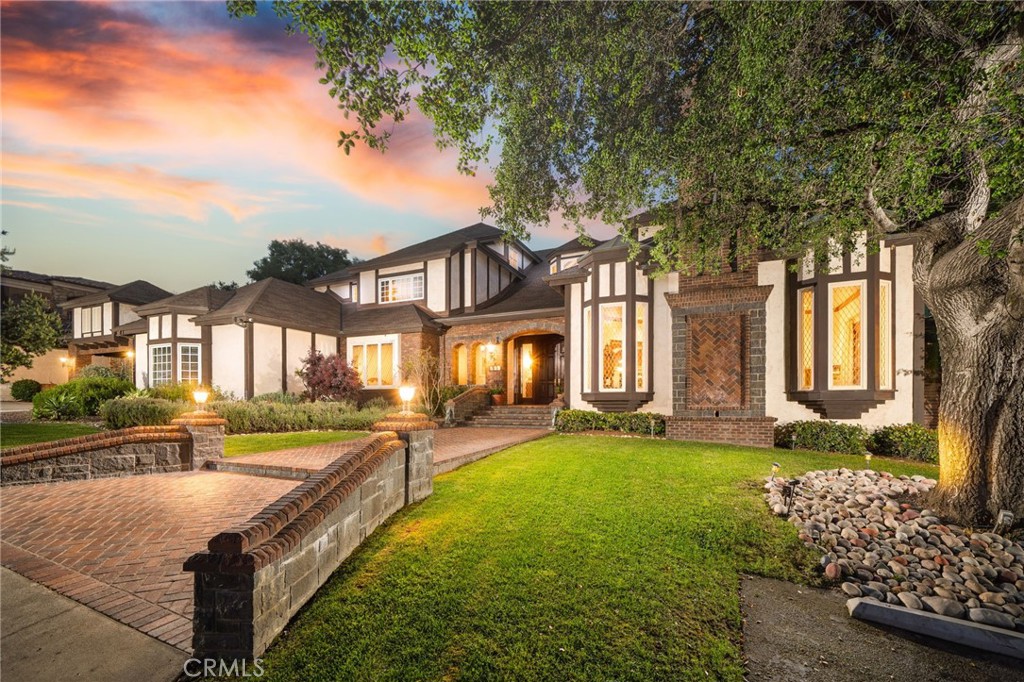 533 East Sierra Madre Ave  