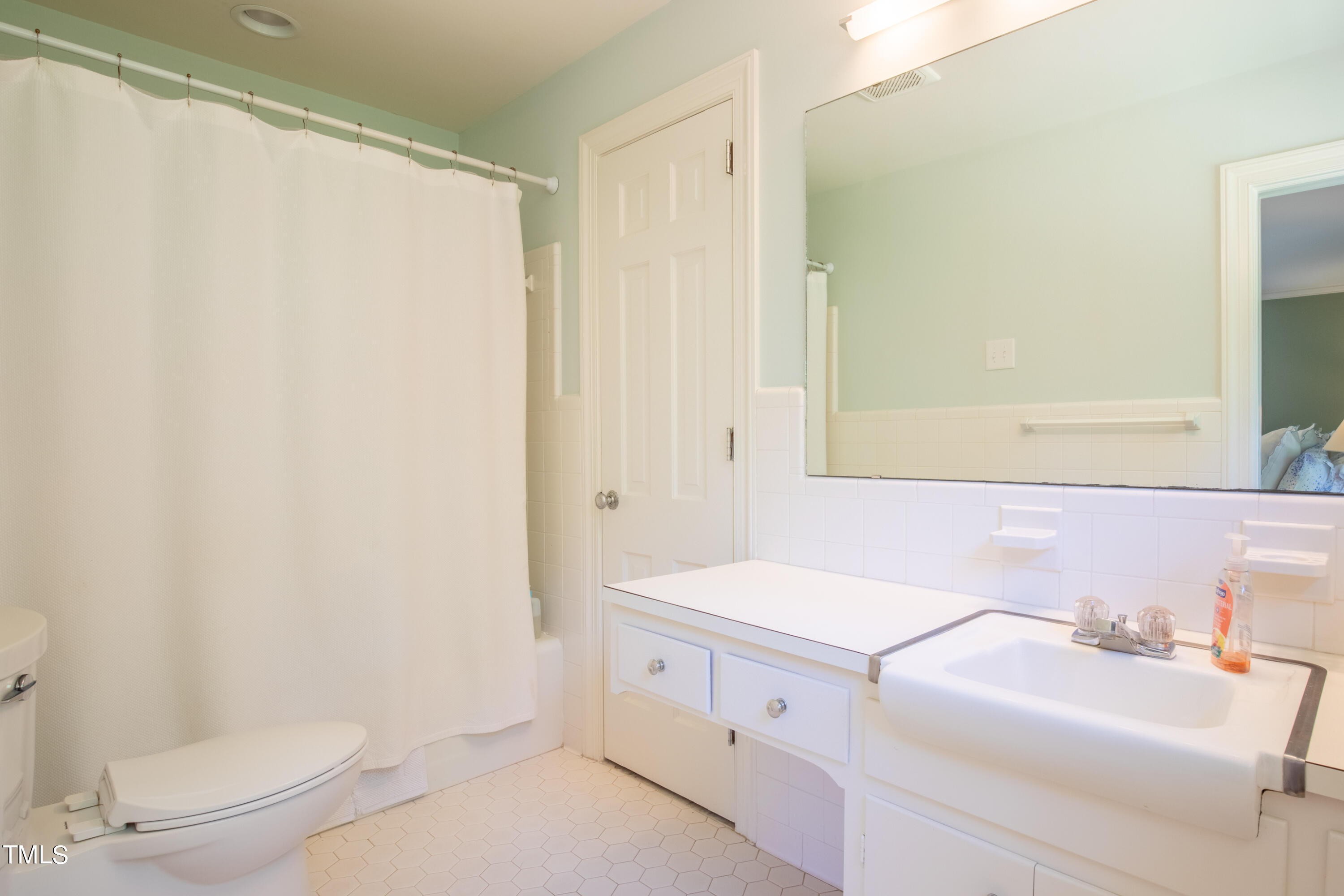 5804 Winthrop Drive Raleigh, NC 27612 - Photo 22 of 36 IMG_3139-HDR