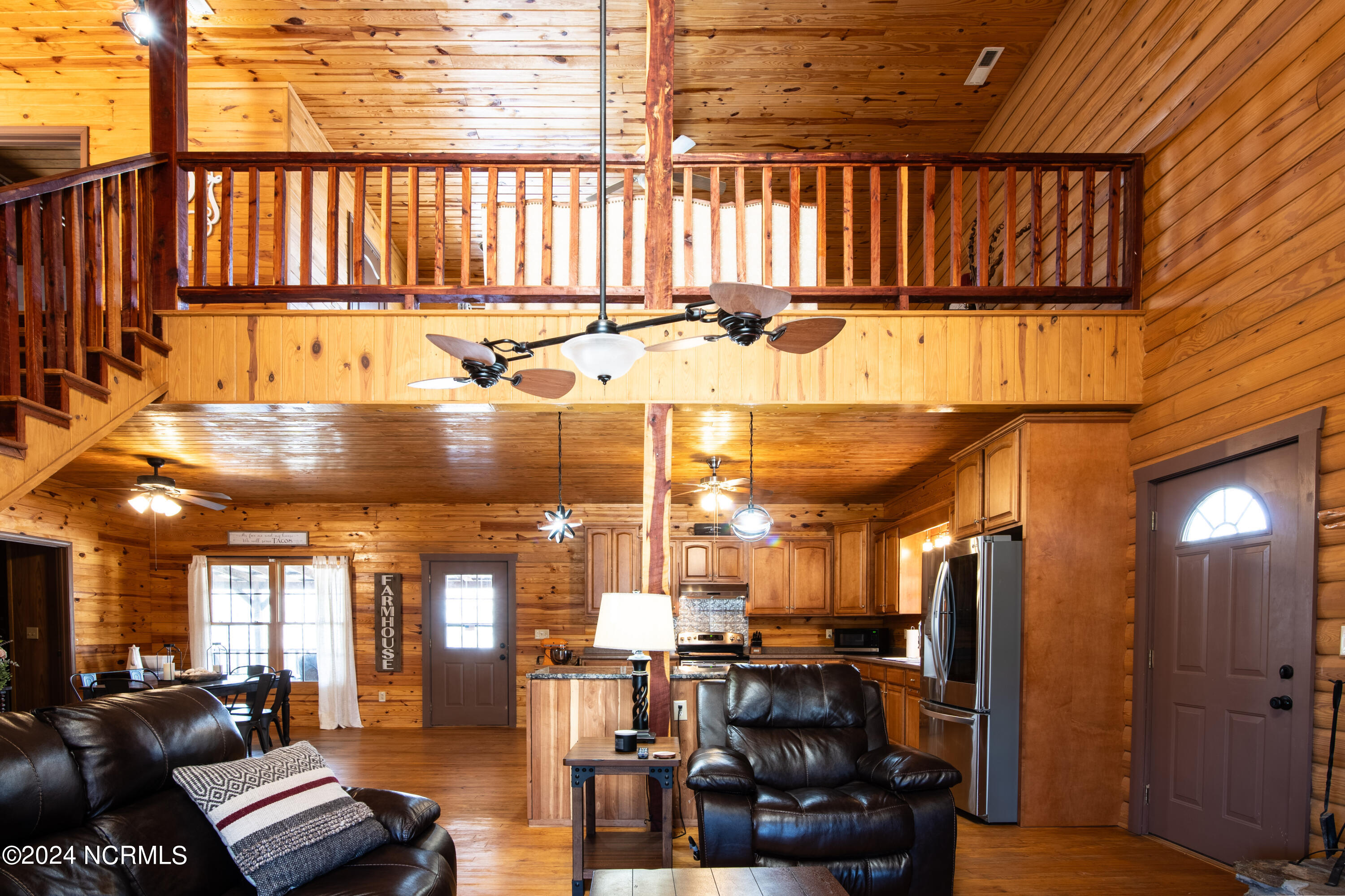 3022 Plank Road Robbins, NC 27325 - Photo 28 of 34 Living area