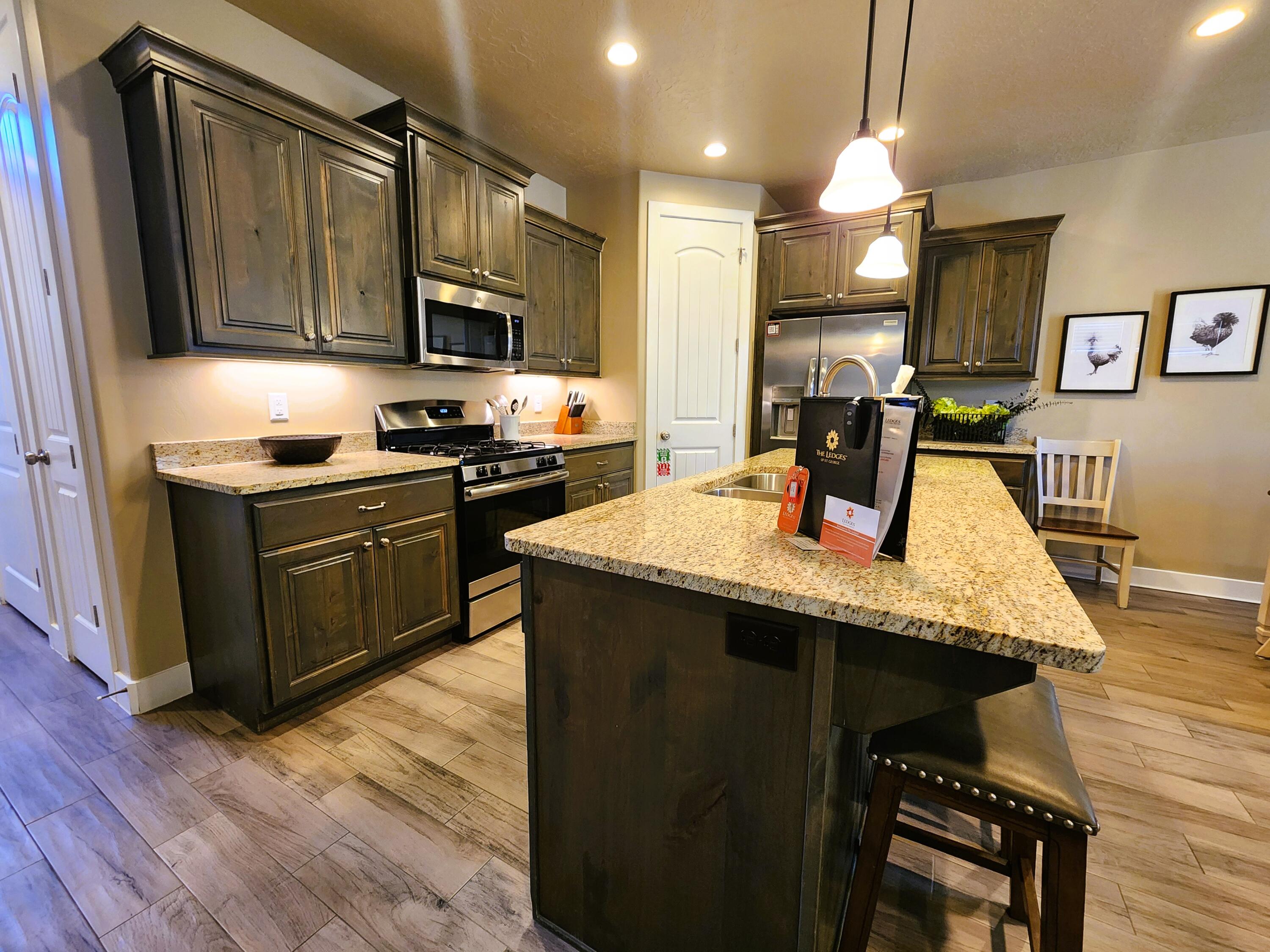 4967 Escapes Drive St. George, UT 84770 - Photo 15 of 47 Kitchen