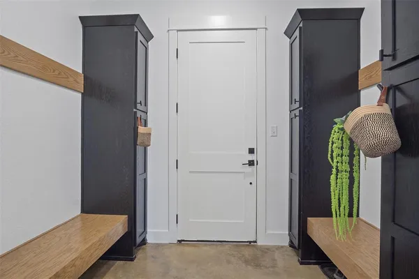 a view of hallway with elevator