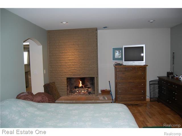 4857 Cullen Road Fenton, MI 48430 - Photo 6 of 19 MASTER BEDROOM