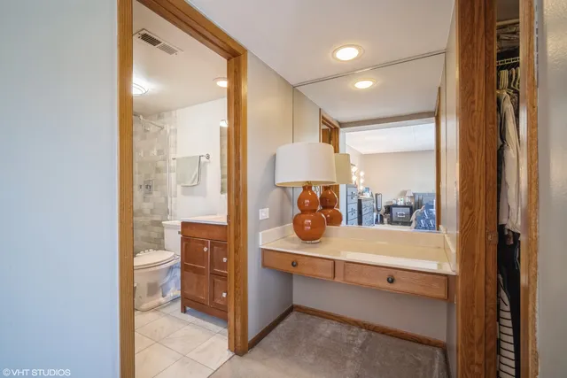 $319,300 | 1380 Oakwood Avenue, Unit 306, Des Plaines, IL 60016