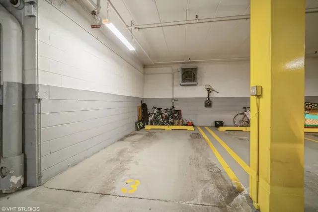 $319,300 | 1380 Oakwood Avenue, Unit 306, Des Plaines, IL 60016