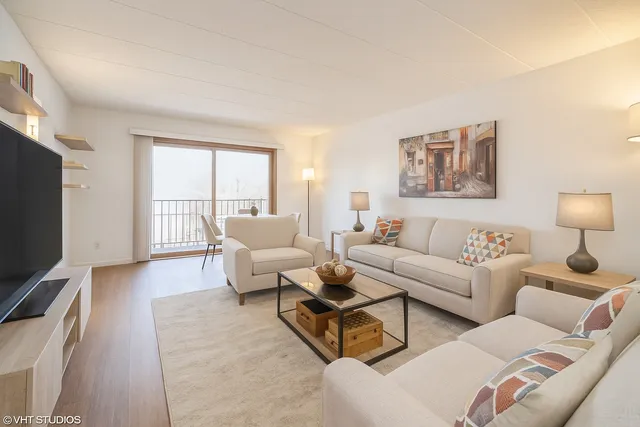 $319,300 | 1380 Oakwood Avenue, Unit 306, Des Plaines, IL 60016