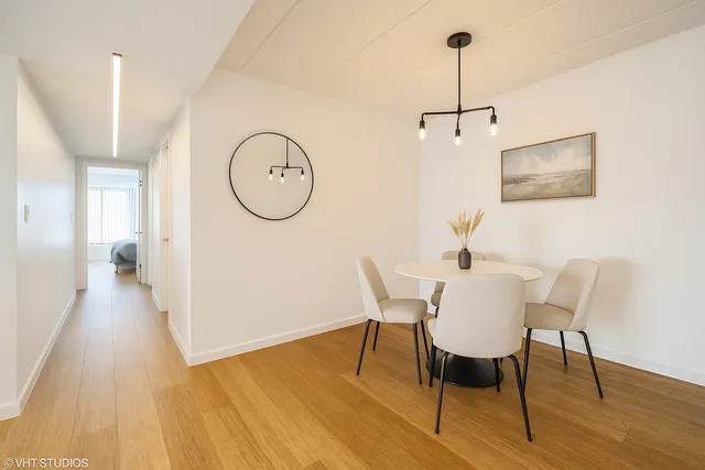 $319,300 | 1380 Oakwood Avenue, Unit 306, Des Plaines, IL 60016