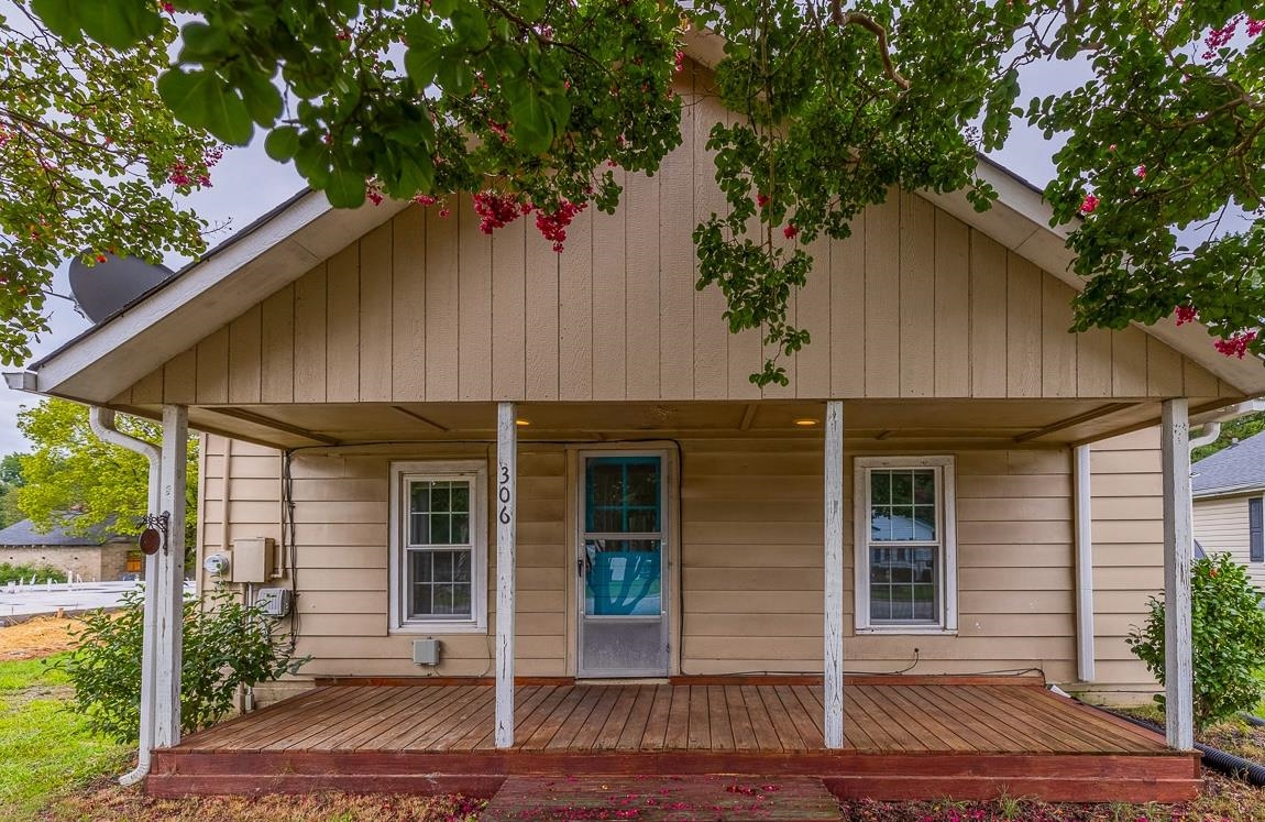 306 Poplar Drive Greer, SC 29651 - Photo 1 of 31