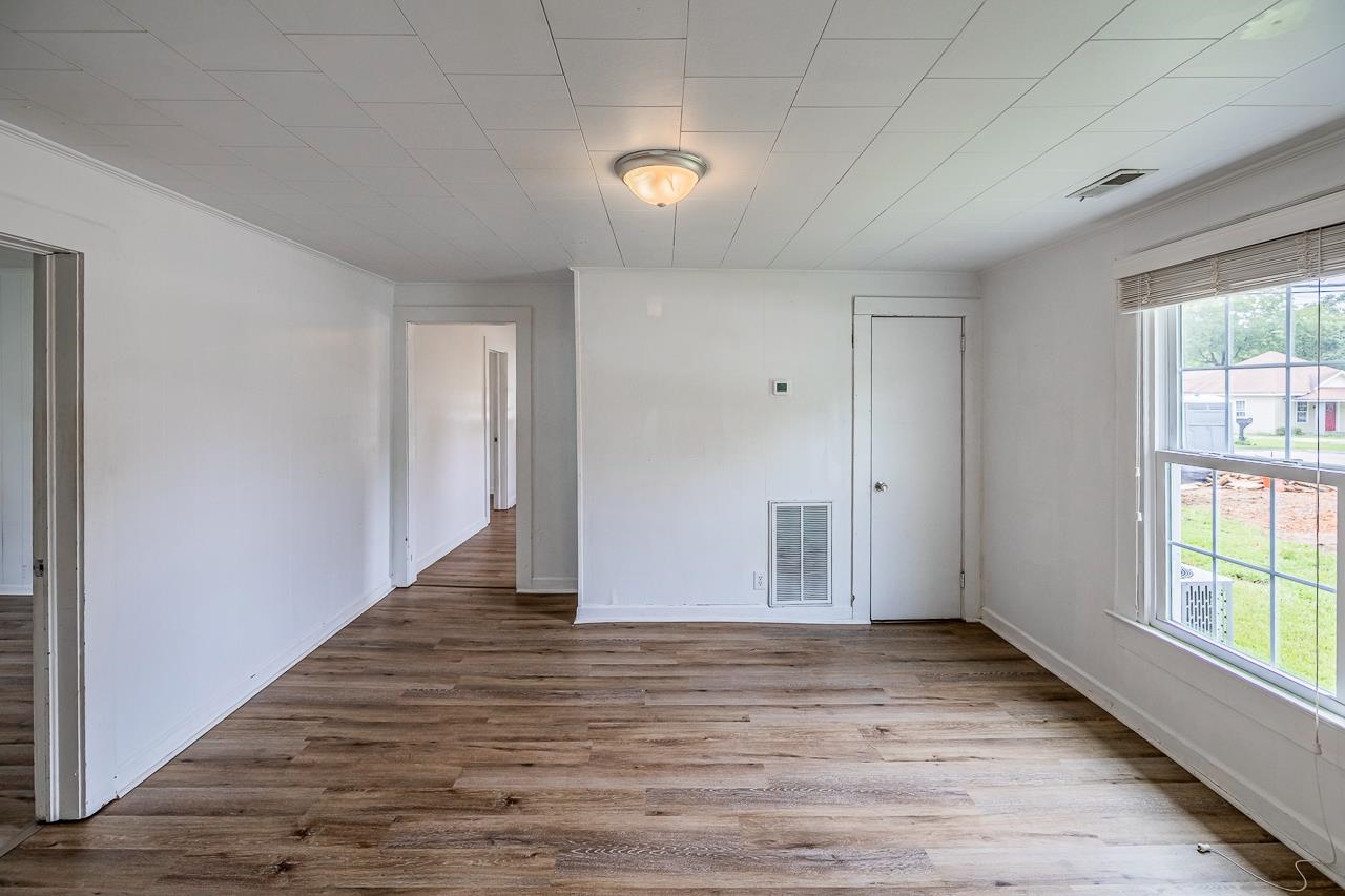 306 Poplar Drive Greer, SC 29651 - Photo 3 of 31