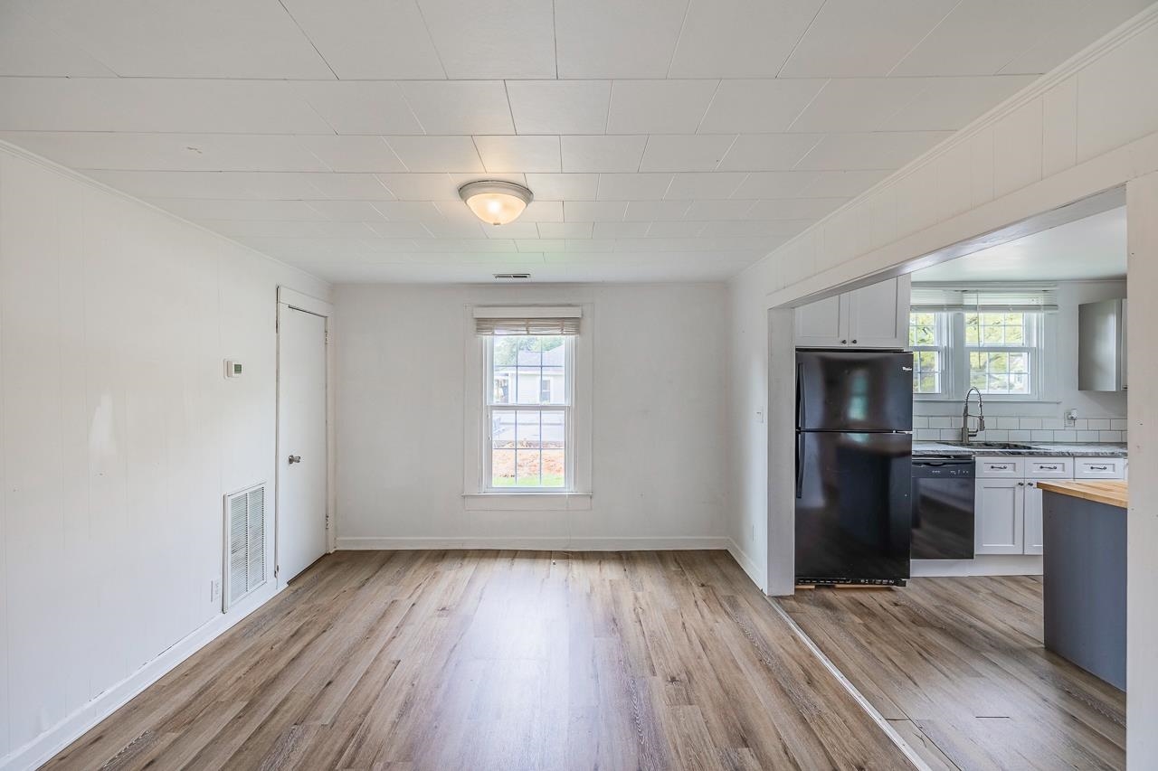 306 Poplar Drive Greer, SC 29651 - Photo 4 of 31