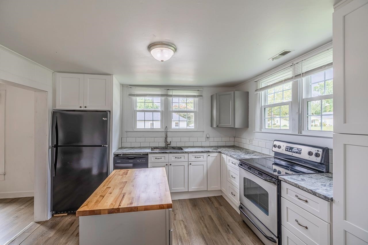 306 Poplar Drive Greer, SC 29651 - Photo 9 of 31