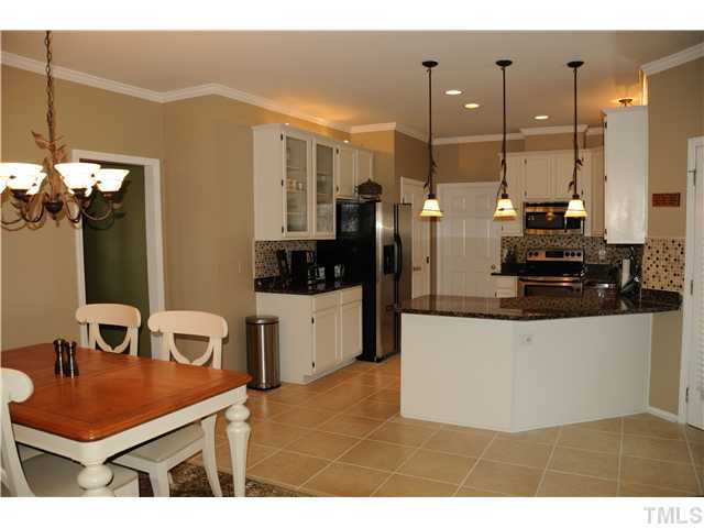 829 Bromley Way Raleigh, NC 27615 - Photo 7 of 10