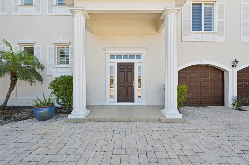 1121 Morningside Place Sarasota, FL 34236 - Photo 2 of 76