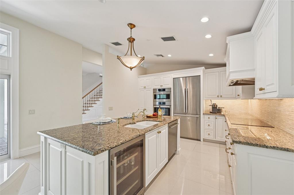 1121 Morningside Place Sarasota, FL 34236 - Photo 21 of 76