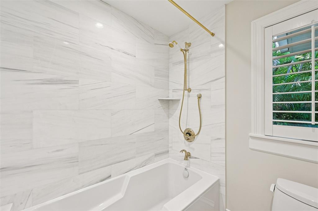 1121 Morningside Place Sarasota, FL 34236 - Photo 35 of 76